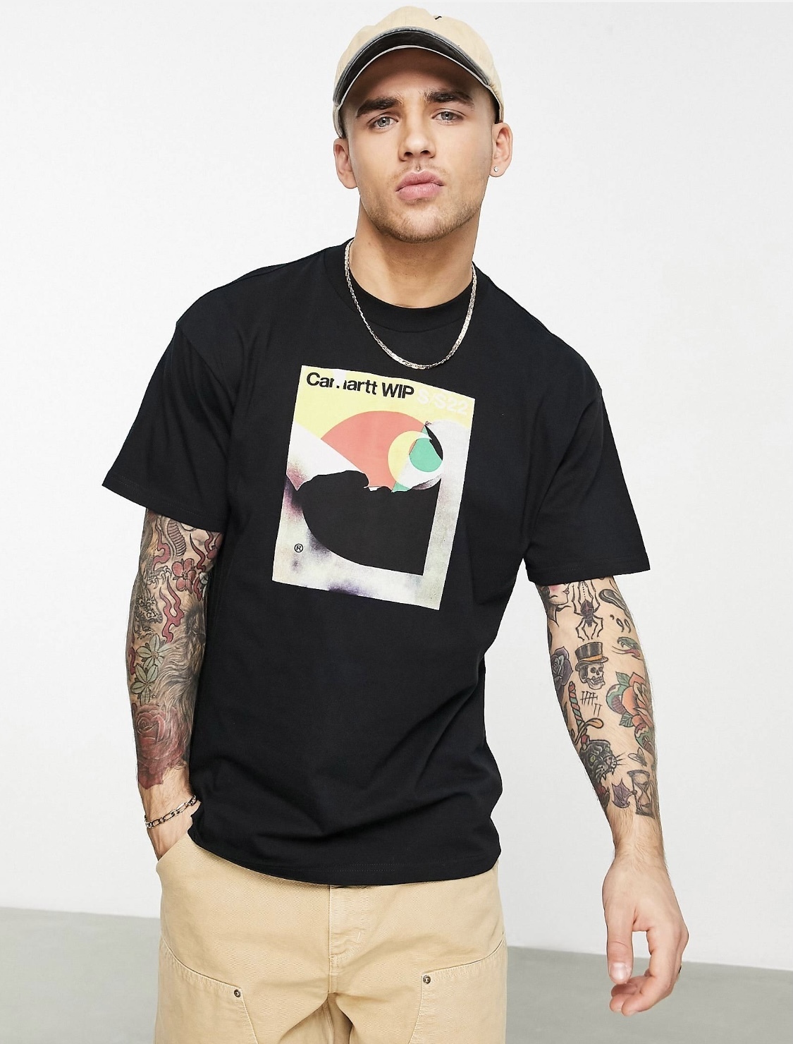★海外限定★Carhartt ブックカバー プリント Tシャツ ブラック ★海外限定★Carhartt ブックカバー プリント Tシャツ ブラック