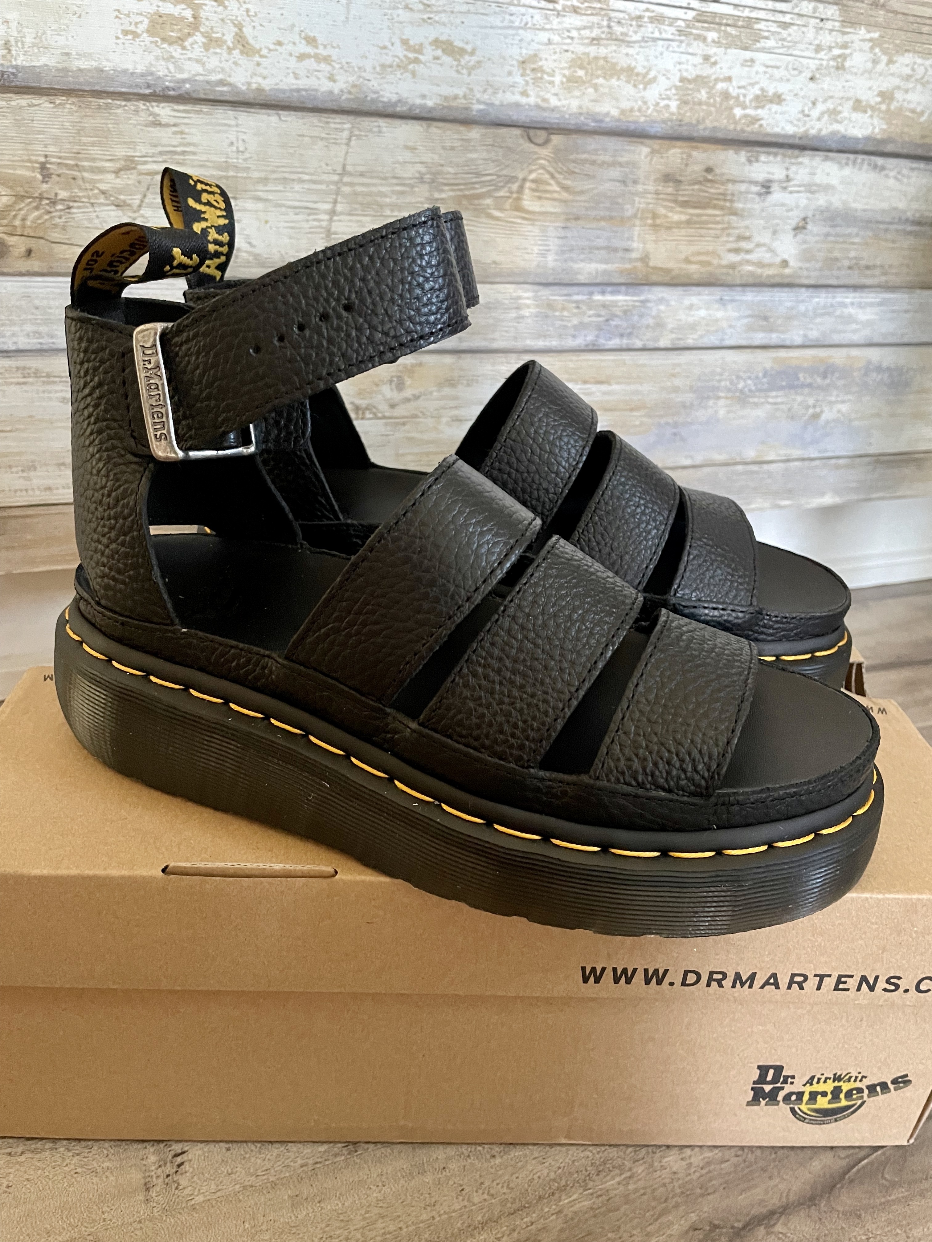 追跡有送料込【DR. MARTENS】クラリッサIIクワッドサンダル