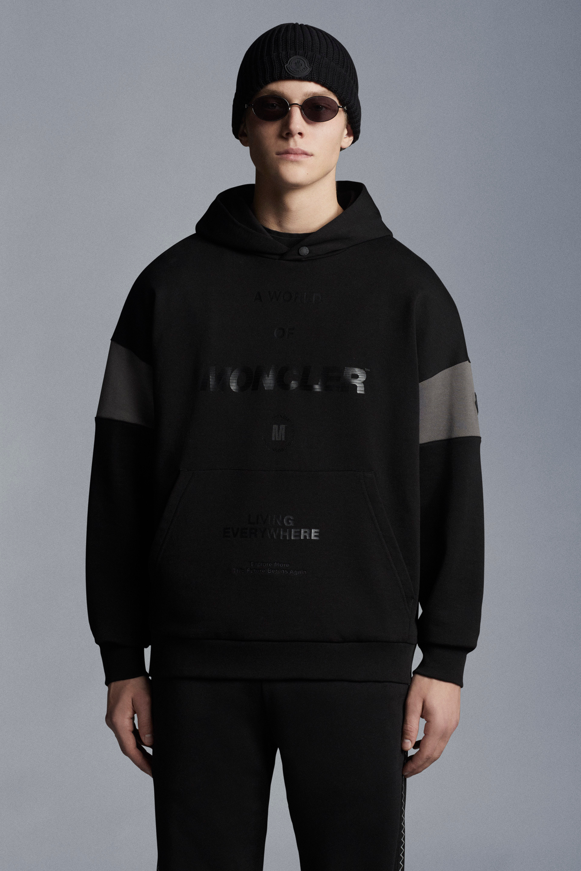 MONCLER2022春夏 レタリングロゴ入りフード付きスウェットシャツ
