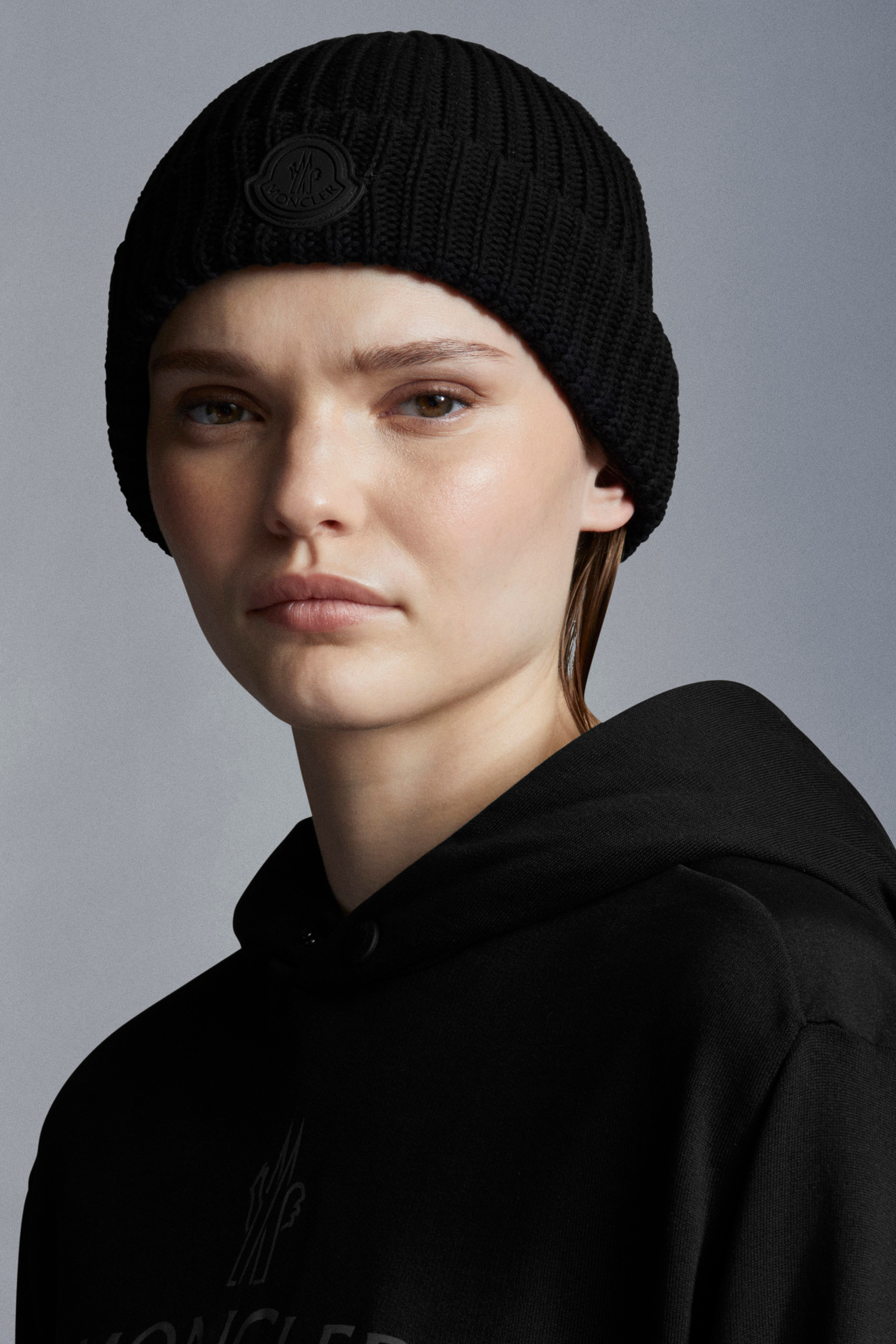 MONCLER2022春夏 レタリングロゴ入りフード付きスウェットシャツ