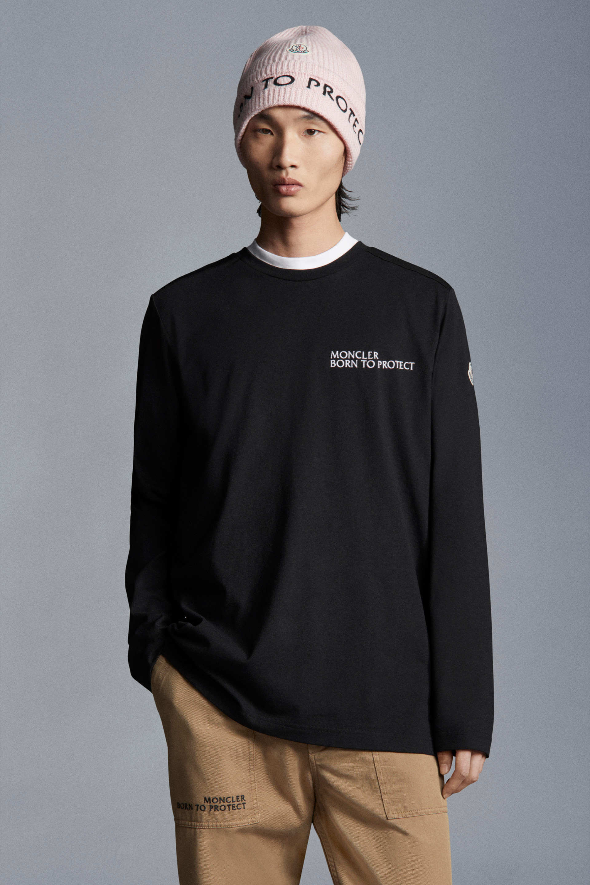 MONCLER2022春夏新作「Born To Protect」刺しゅう入 長袖Tシャツ