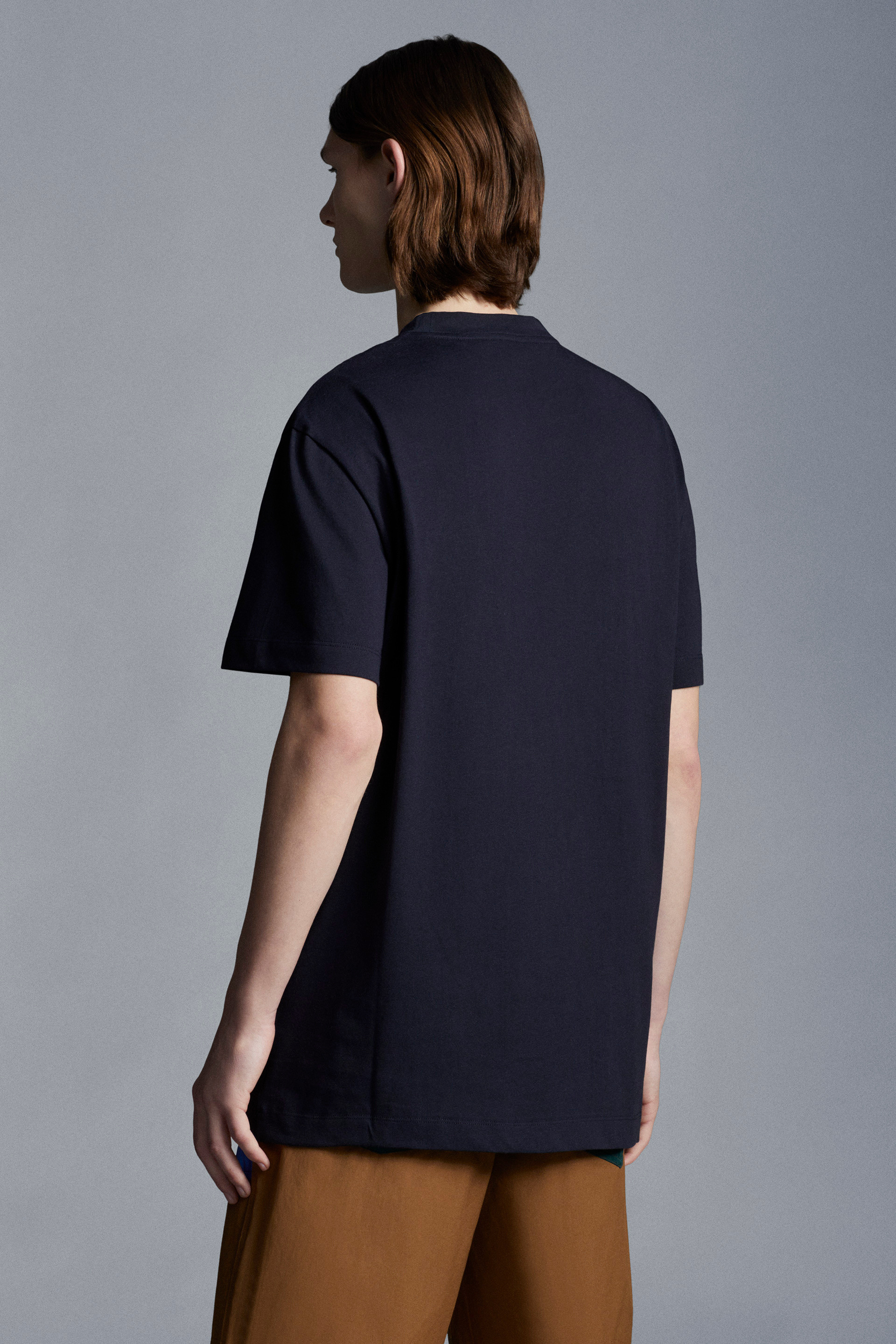 MONCLER2022春夏新作 ロゴ刺しゅう入り クルーネック半袖Tシャツ MONCLER2022春夏新作 ロゴ刺しゅう入り クルーネック半袖Tシャツ