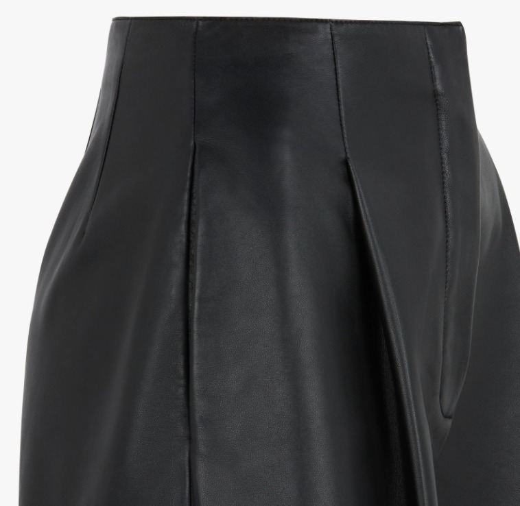FENDI ショートパンツ 送料込/直営店◇FENDI ナッパレザー ショートパンツ(5)
