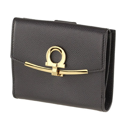 Salvatore Ferragamo x 折りたたみ財布(レディース)|新作を海外通販 Salvatore Ferragamo x 折りたたみ財布(レディース)|新作を海外通販