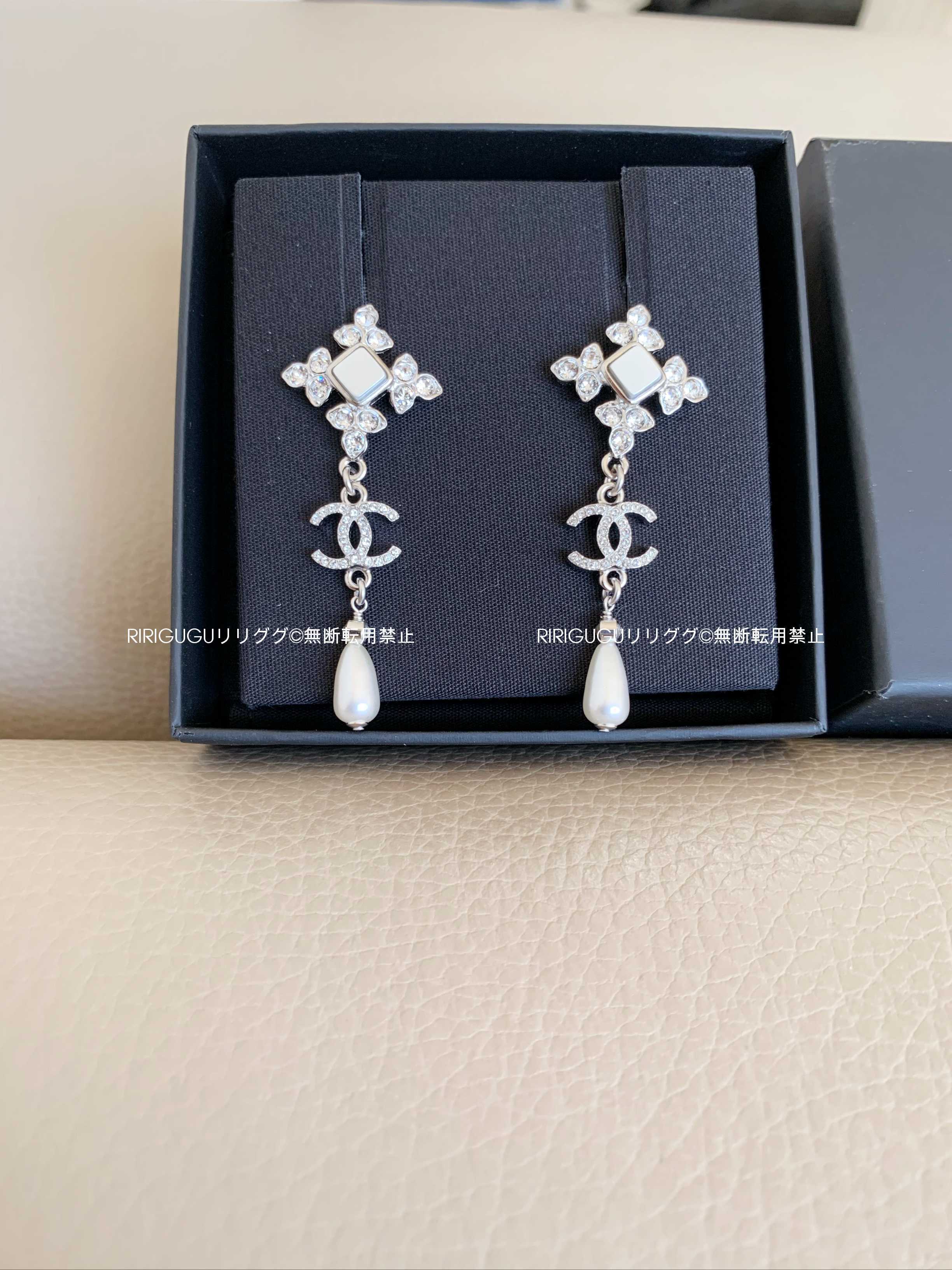 キラッと輝く【CHANEL】CCロゴ ダイヤ風ピアス (CHANEL/ピアス