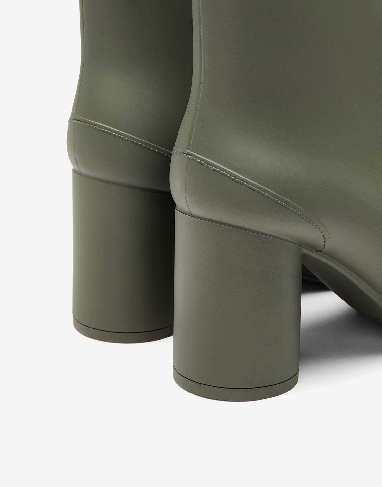 Shop Maison Margiela Tabi 2022-23FW Rubber Tabi boots