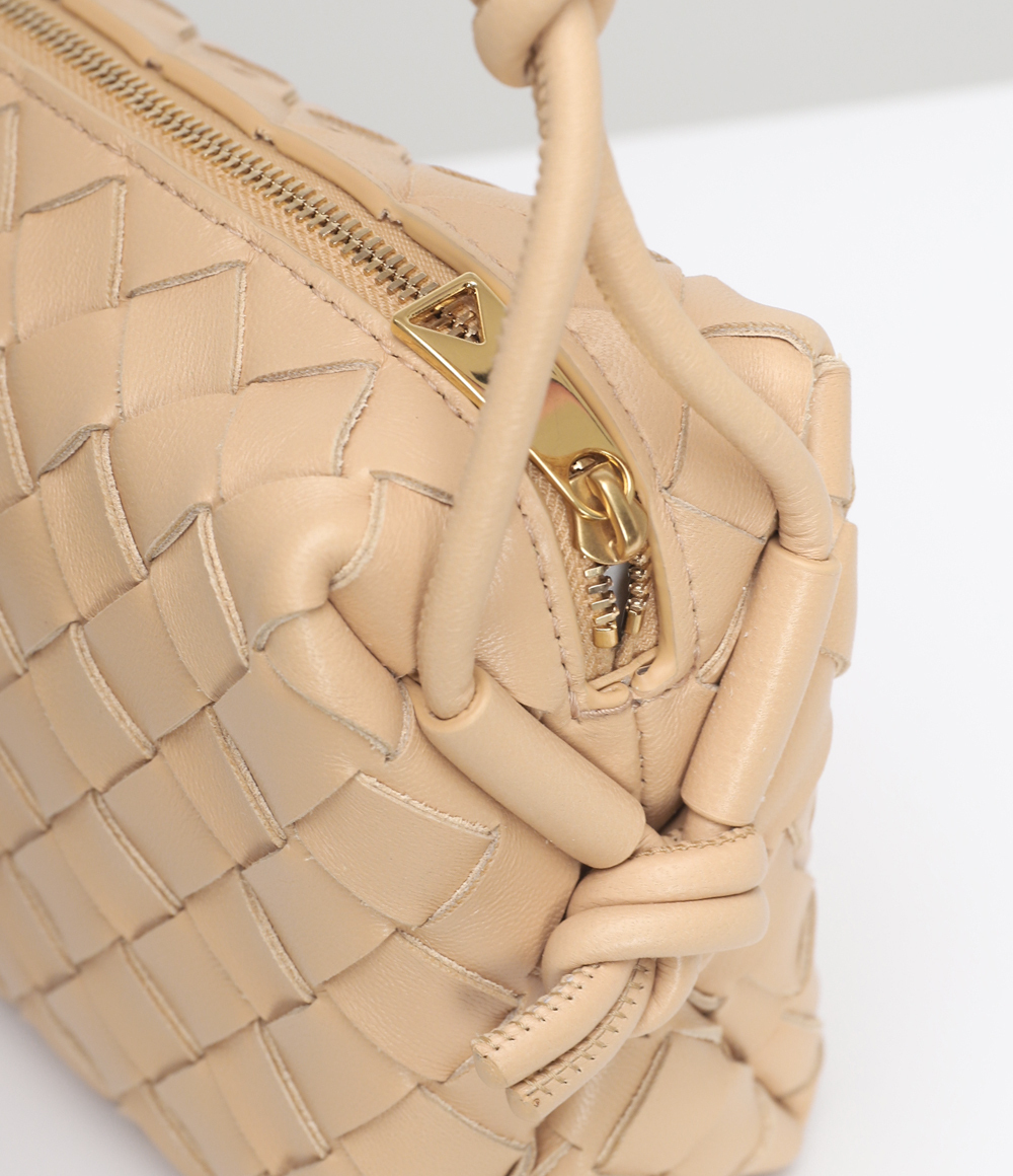 関税負担なし☆BOTTEGA VENETA クロスボディミニバッグ 関税負担なし☆BOTTEGA VENETA クロスボディミニバッグ