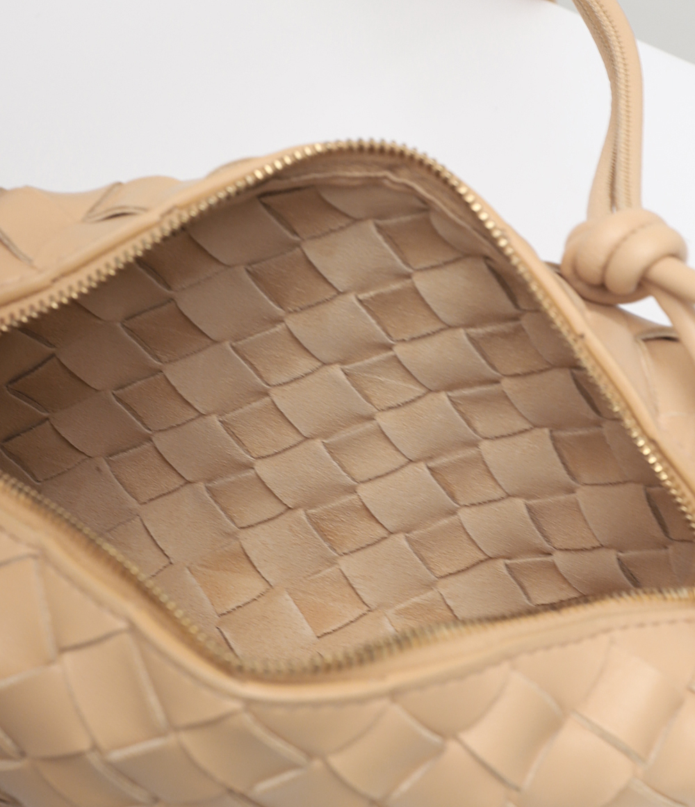 関税負担なし☆BOTTEGA VENETA クロスボディミニバッグ