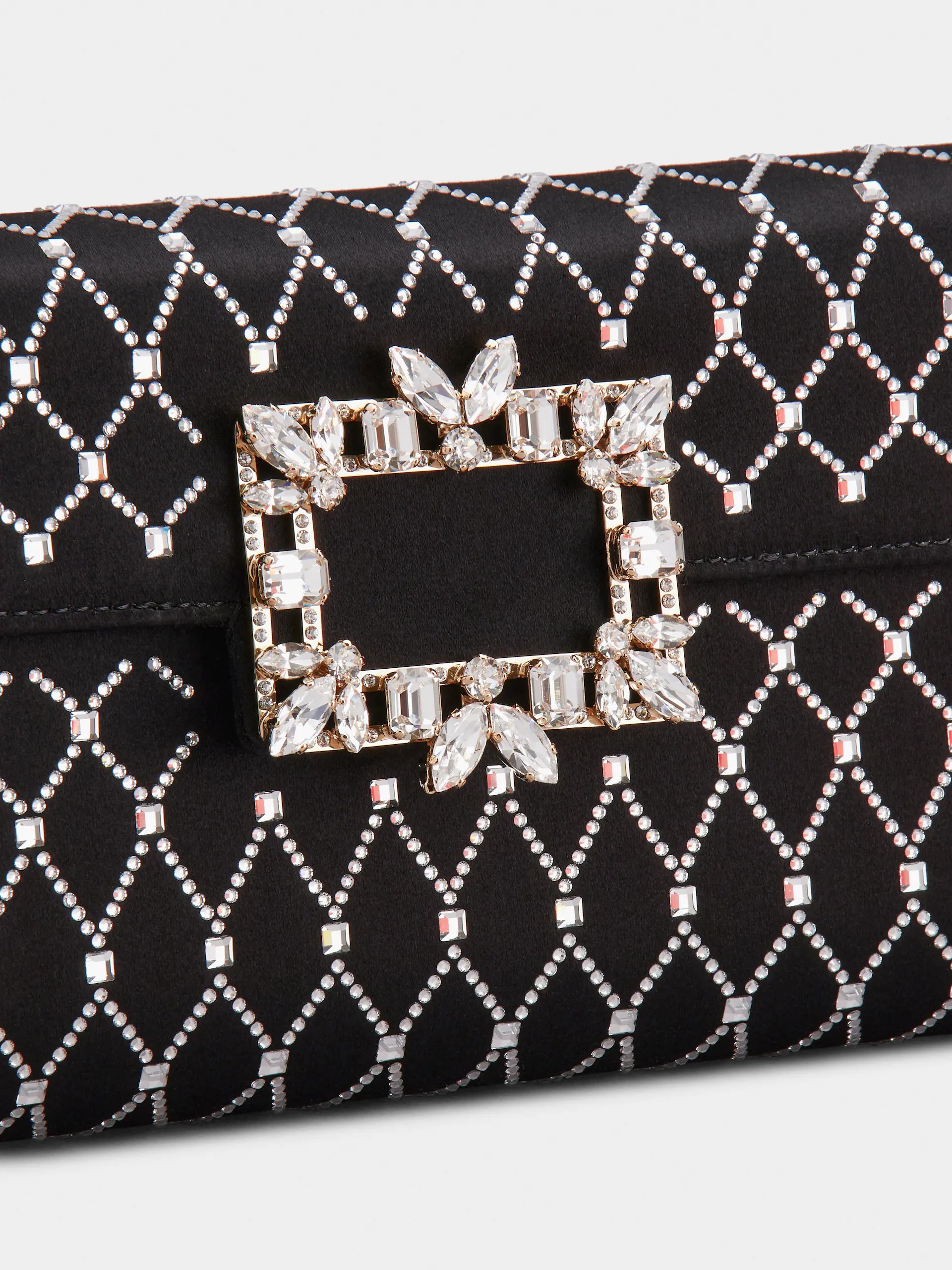 【Roger Vivier】サテンブローシュ バックル クィーニークラッチ Roger Vivier】サテンブローシュ バックル クィーニークラッチ