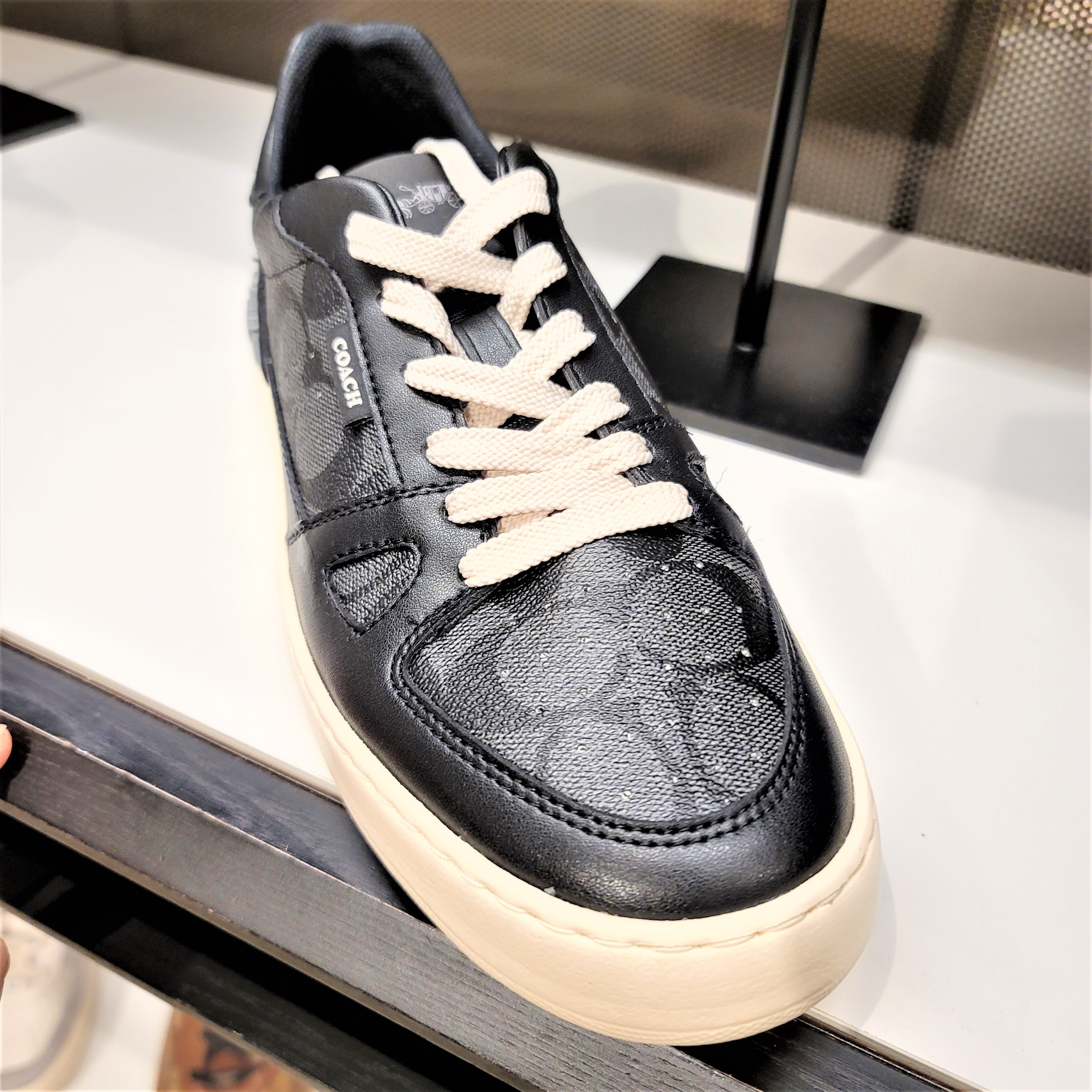 新作【COACH】おしゃれClip Court Sneaker ★日本未発売★送料込 新作【COACH】おしゃれClip Court Sneaker ☆日本未発売☆送料込