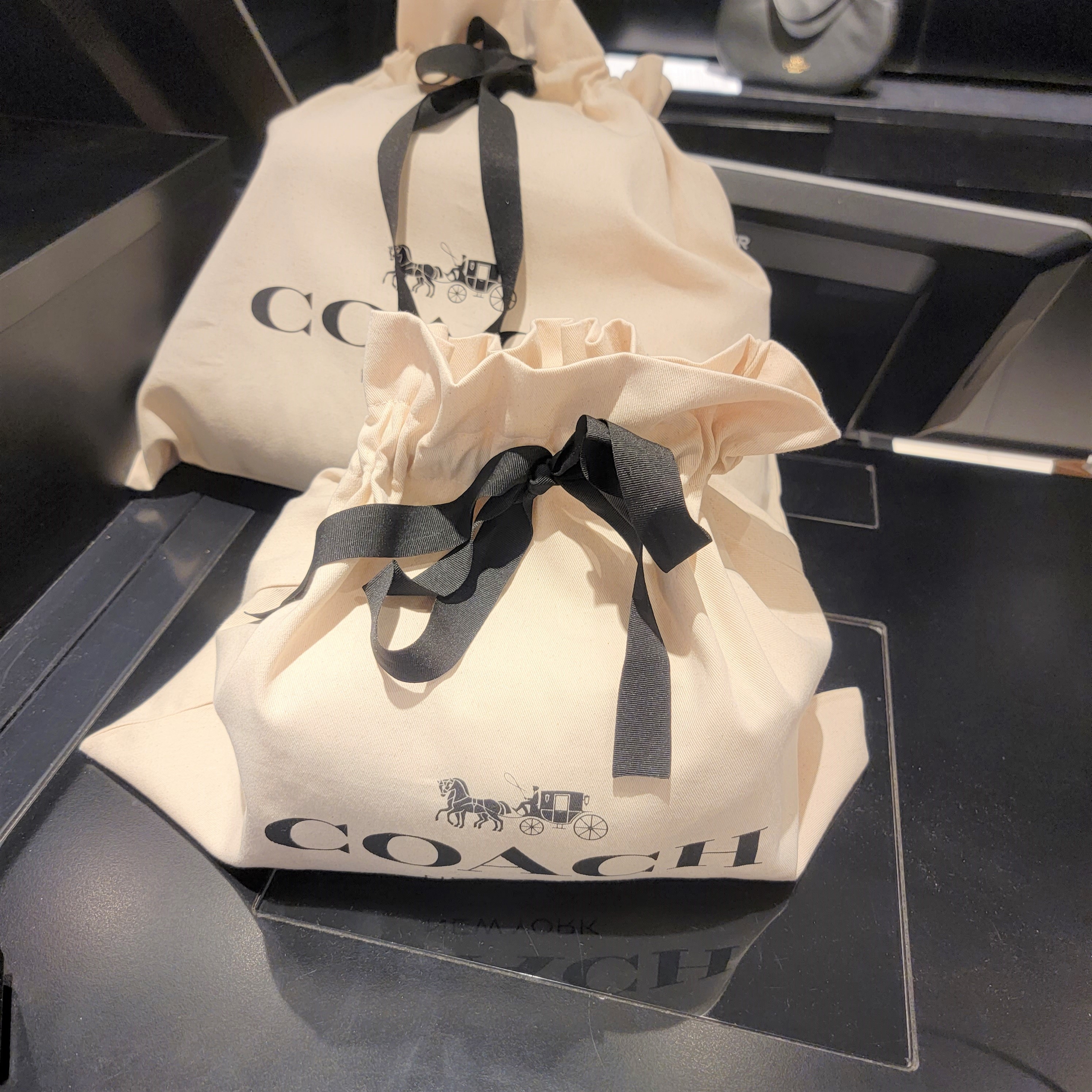 COACH★オシャレ革 ジャン★ 芸能人風★日本未発売 ★ 送料無料! COACH☆オシャレ革 ジャン☆ 芸能人風☆日本未発売 ☆ 送料無料