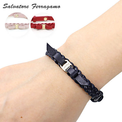 Salvatore Ferragamo x ブレスレット(レディース)|新作を海外通販 ...