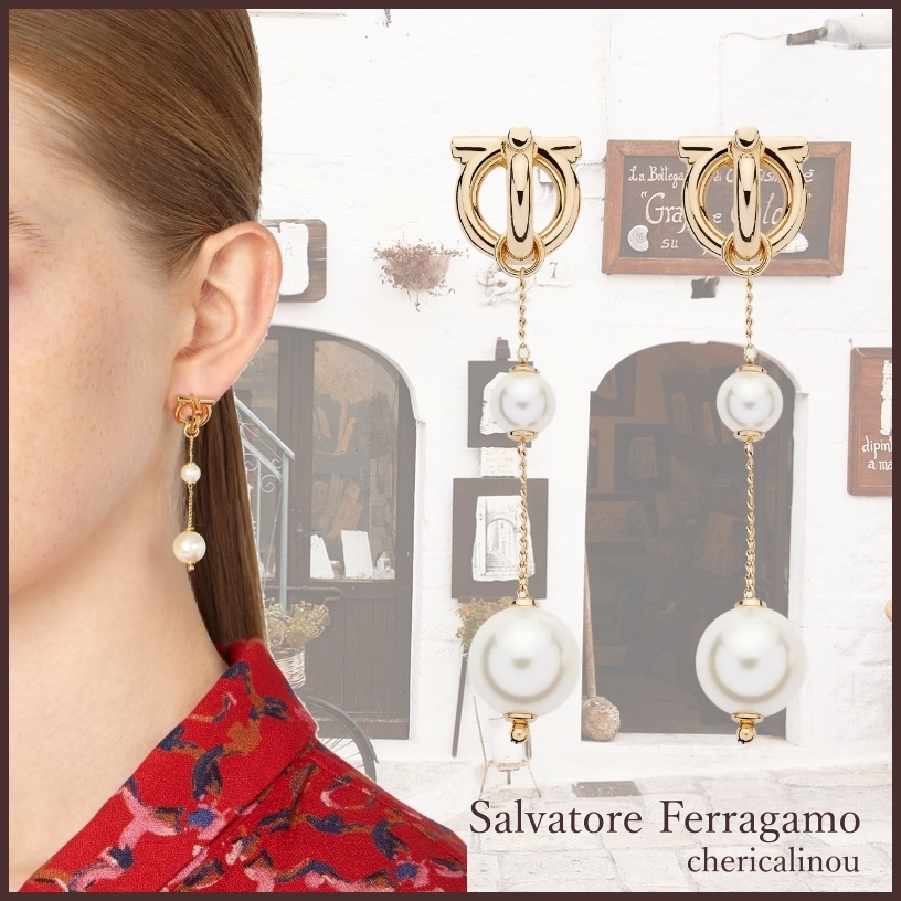 【驚きの値段】 SALVATORE FERRAGAMO ガンチーニ ピアス ピアス 【驚きの値段】 SALVATORE FERRAGAMO ガンチーニ ピアス ピアス