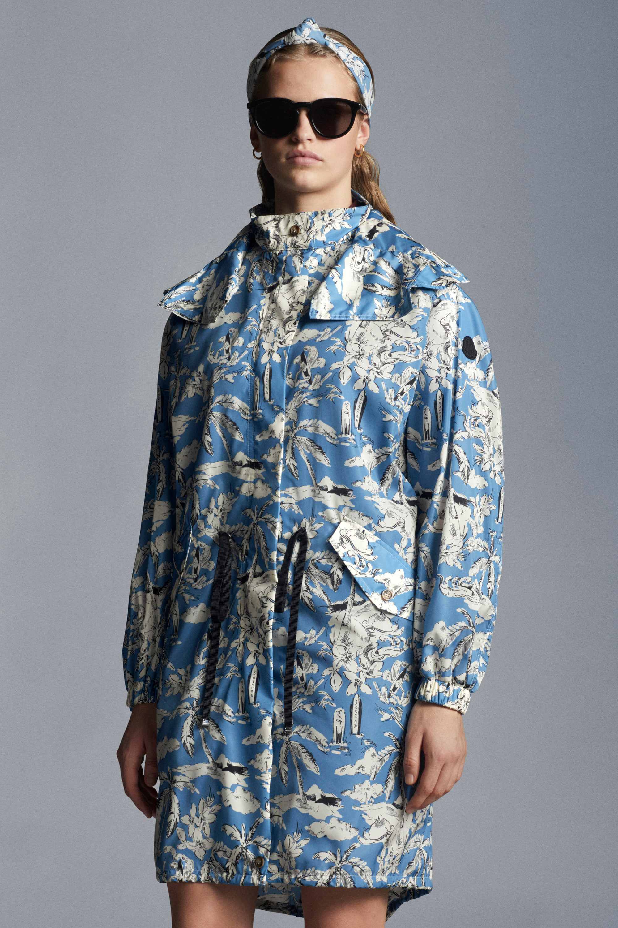 MONCLER2022春夏新作 プリント入りフード付きブルゾン TOUQUET