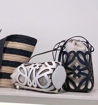 LOEWE Anagram x ショルダーバッグ・ポシェット(レディース) - 海外 LOEWE Anagram x ショルダーバッグ・ポシェット(レディース) - 海外
