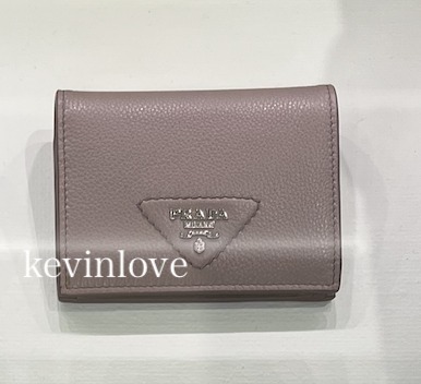 直営店買付☆PRADA☆ヴィッテロダイノレザー二つ折り財布 1MV204