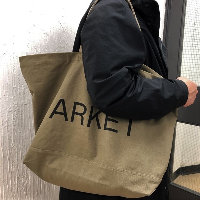 “ARKET” オーバーサイズ キャンバス ロゴトート OffWhite