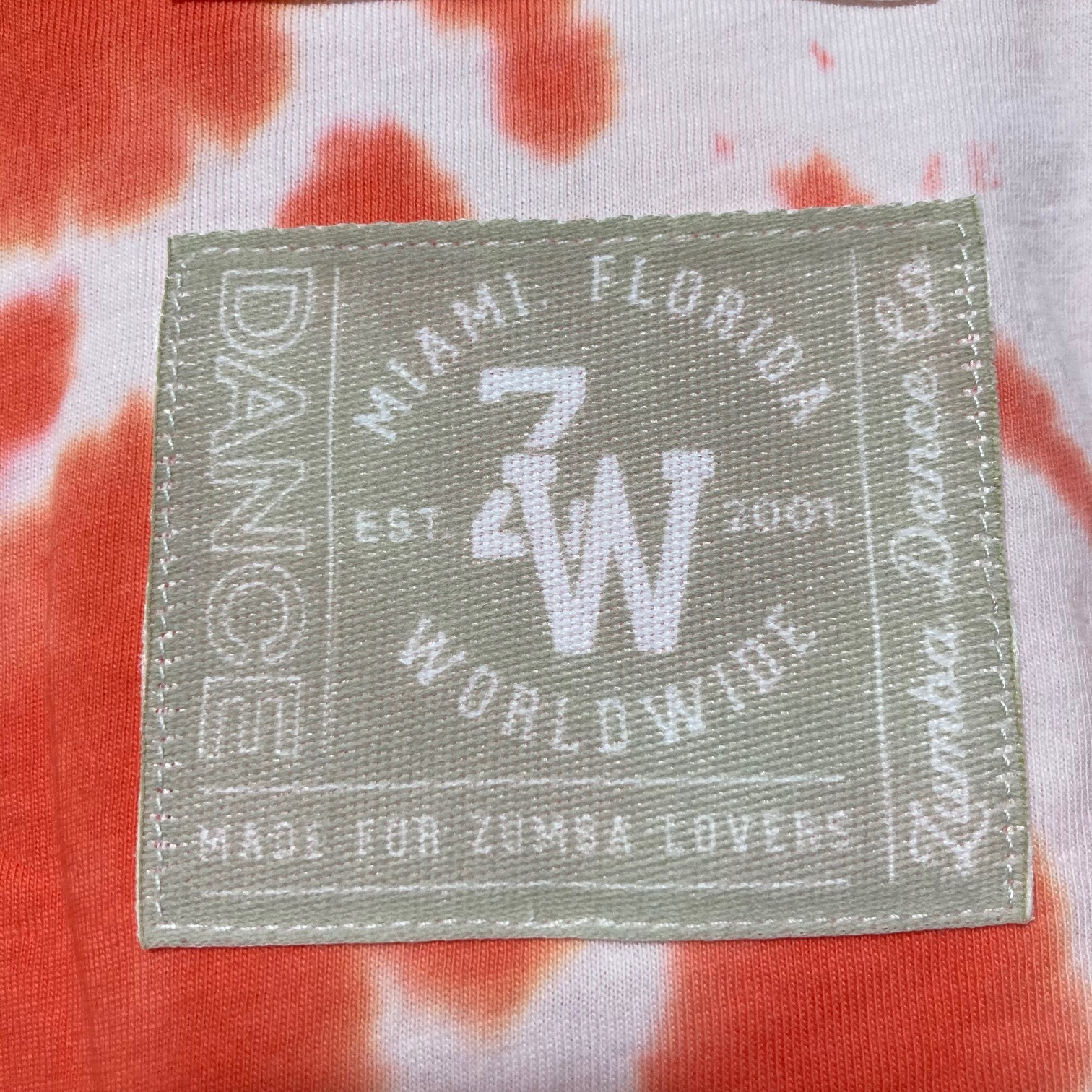 ZUMBA フィットネストップス 2〜4日でお届け!Zumba Dance Company Tie-Dye Tank(5)