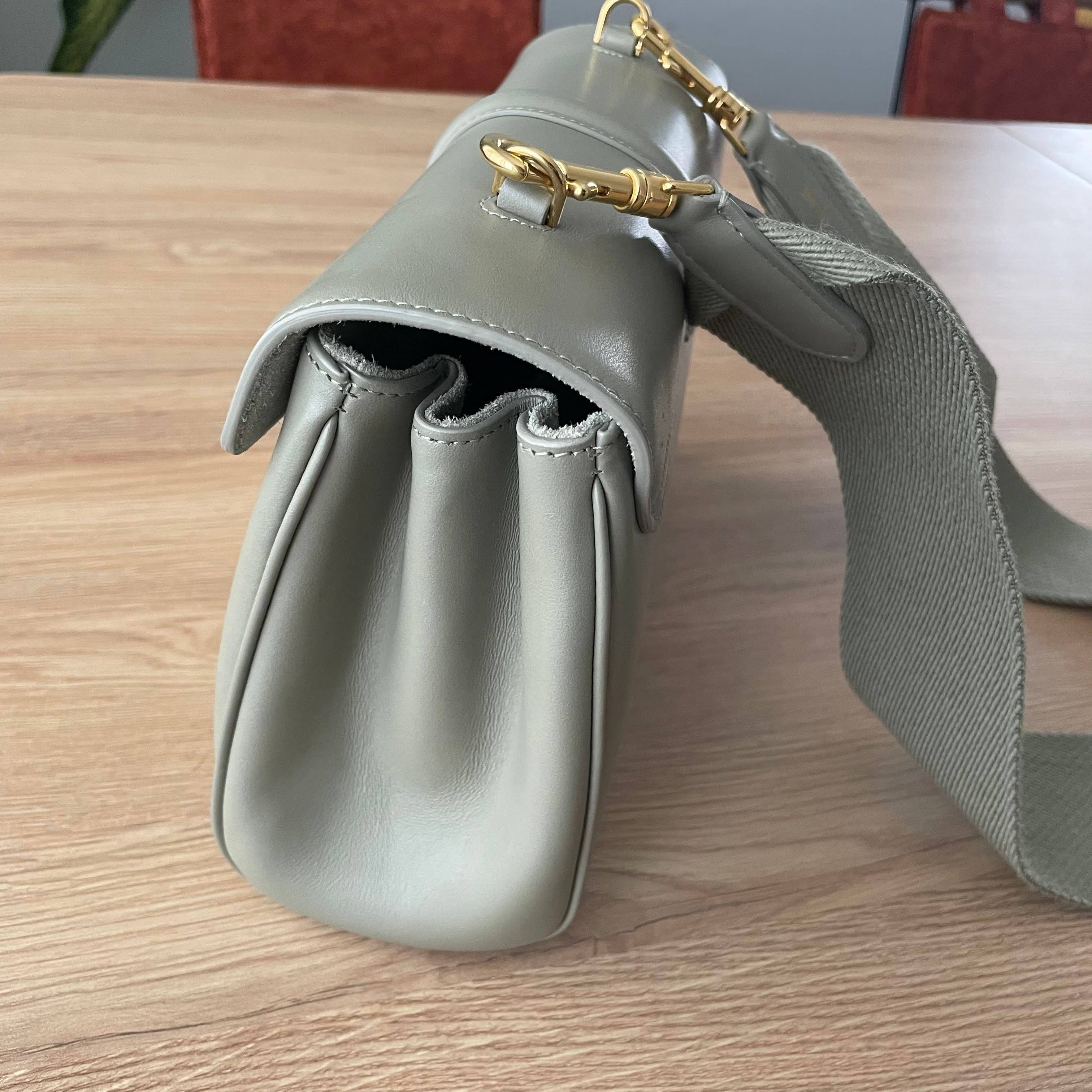 【原価ぶっ壊し割引】光沢 カーフスキン ティーンバッグ 口コミ・レビュー｜CELINE ティーン ソフト16 スムースカーフ