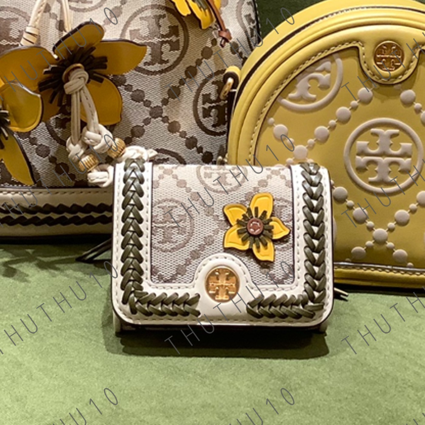 現金特価】 すぐのお届け【Tory Burch】 三つ折り ウォレット ミニ