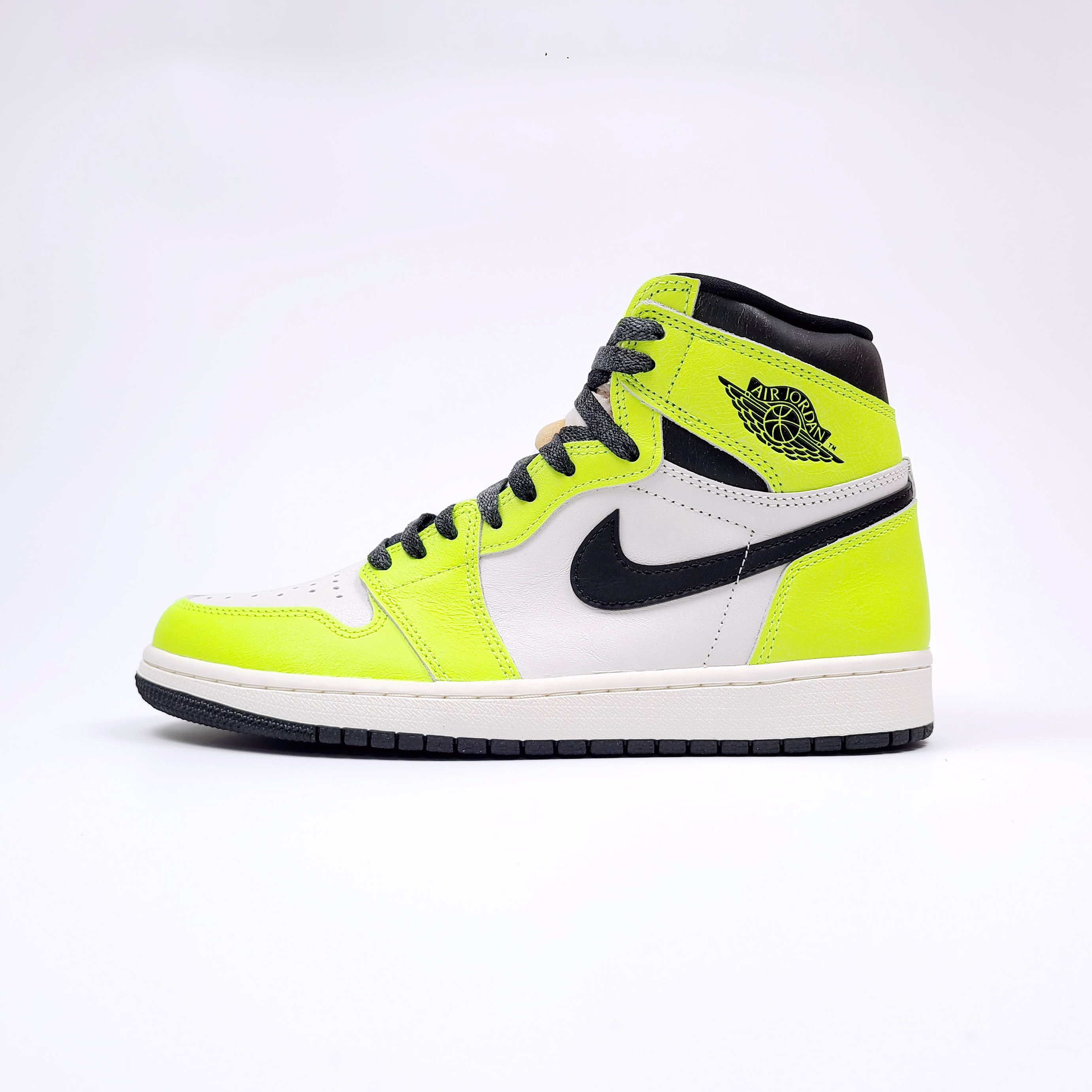 ★Nike★AIR JORDAN 1 RETRO HIGH OG \"レベリオネア\"★追跡可