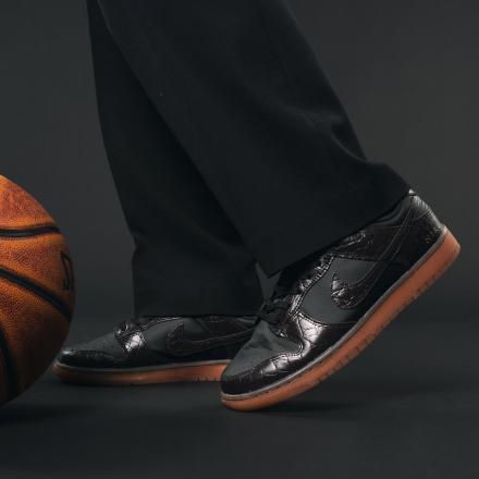 ダンク ロー ベルベット Nike Dunk Low Velvet Brown and Black