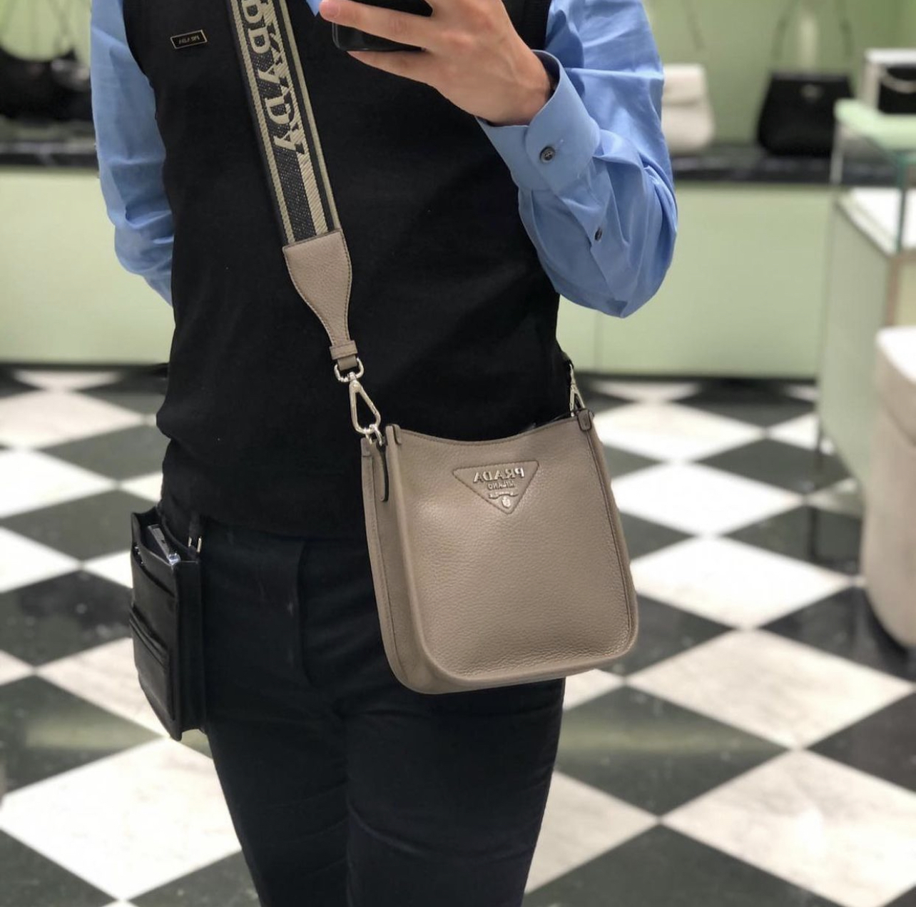 PRADA☆国内発送☆選べる3色♪レザーミニショルダーバッグ
