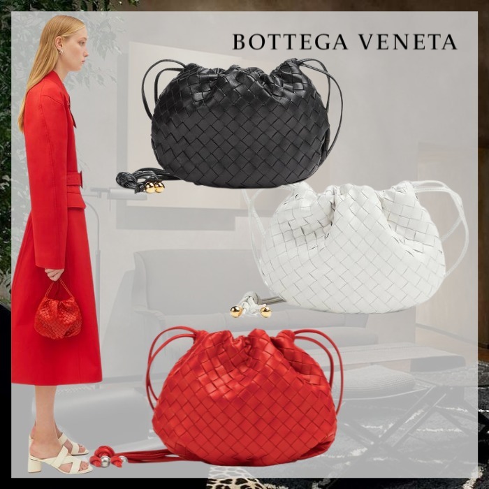 人気の 【BOTTEGA VENETA】 ミニバッグ バルブ ボッテガヴェネタ ハンドバッグ 人気の 【BOTTEGA VENETA】 ミニバッグ バルブ ボッテガヴェネタ ハンドバッグ