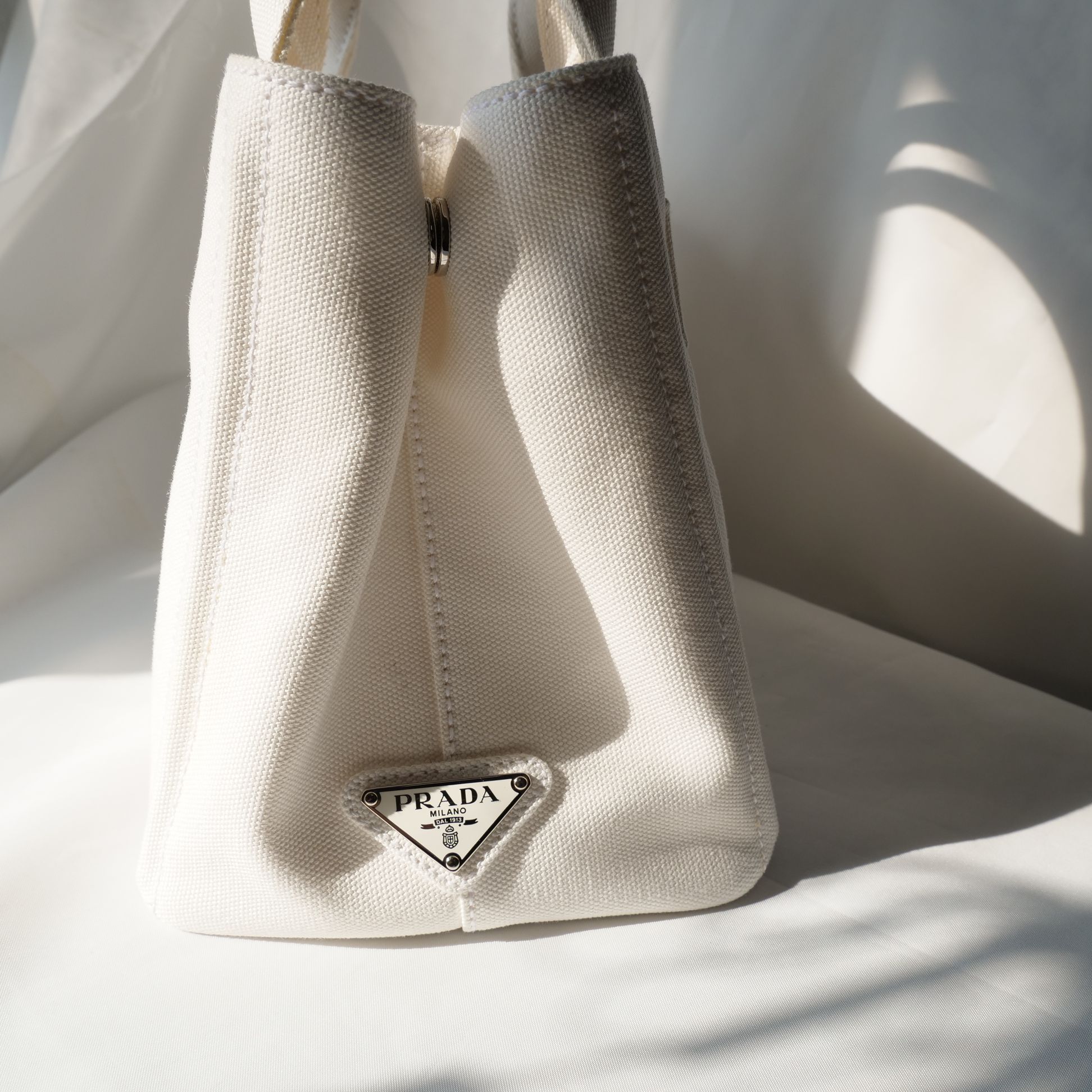 PRADA■【SALE】国内発■エンボスロゴ 小さめトートバッグ org.jpg