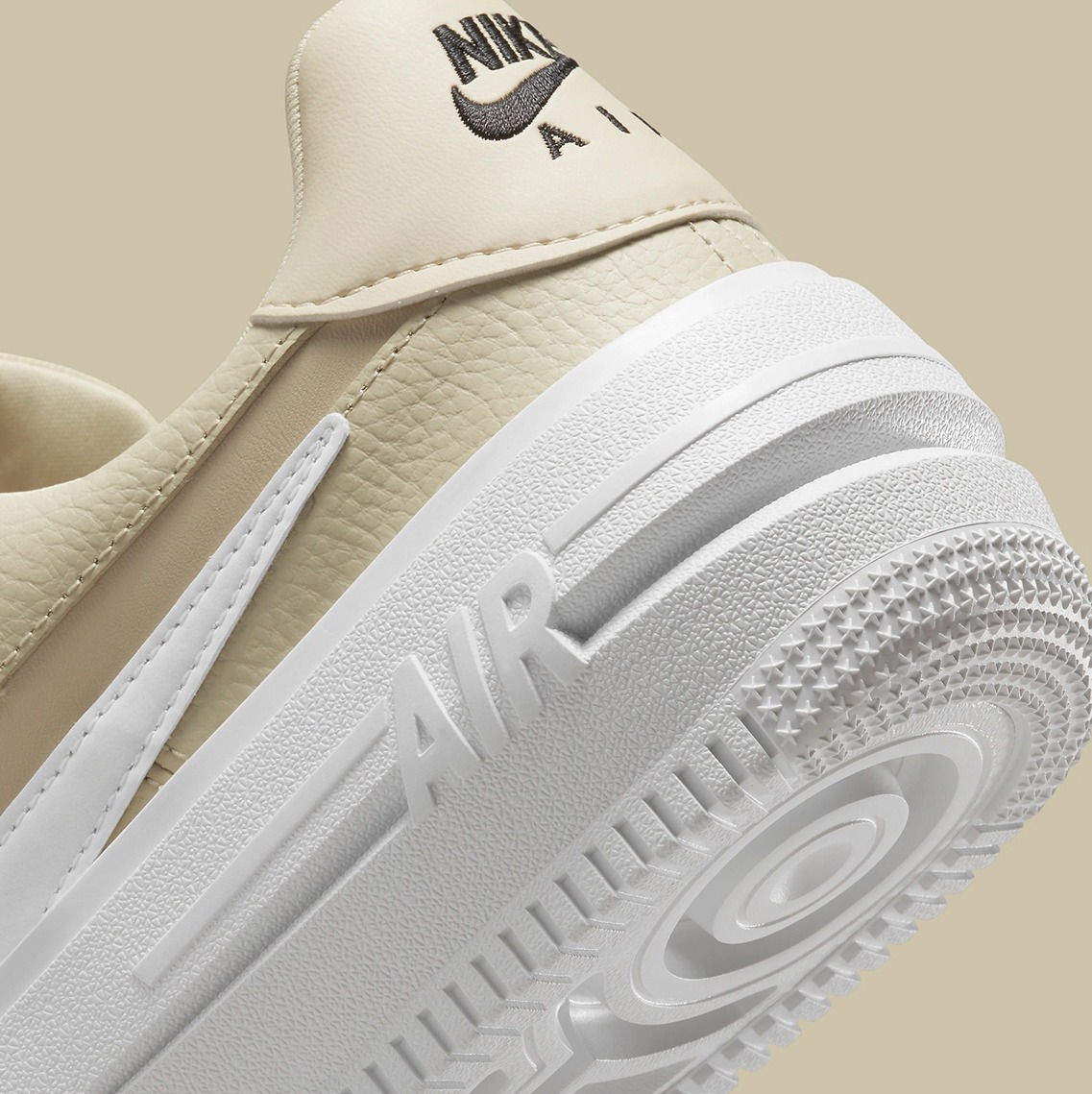 限定【ナイキ】Nike Air Force 1 PLT.AF.ORM “Fossil”★関税込