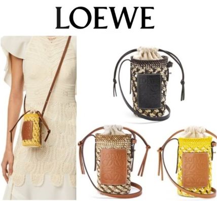 LOEWE(ロエベ)2022年春夏の人気ショルダーバッグはCYLINDER POCKET ...