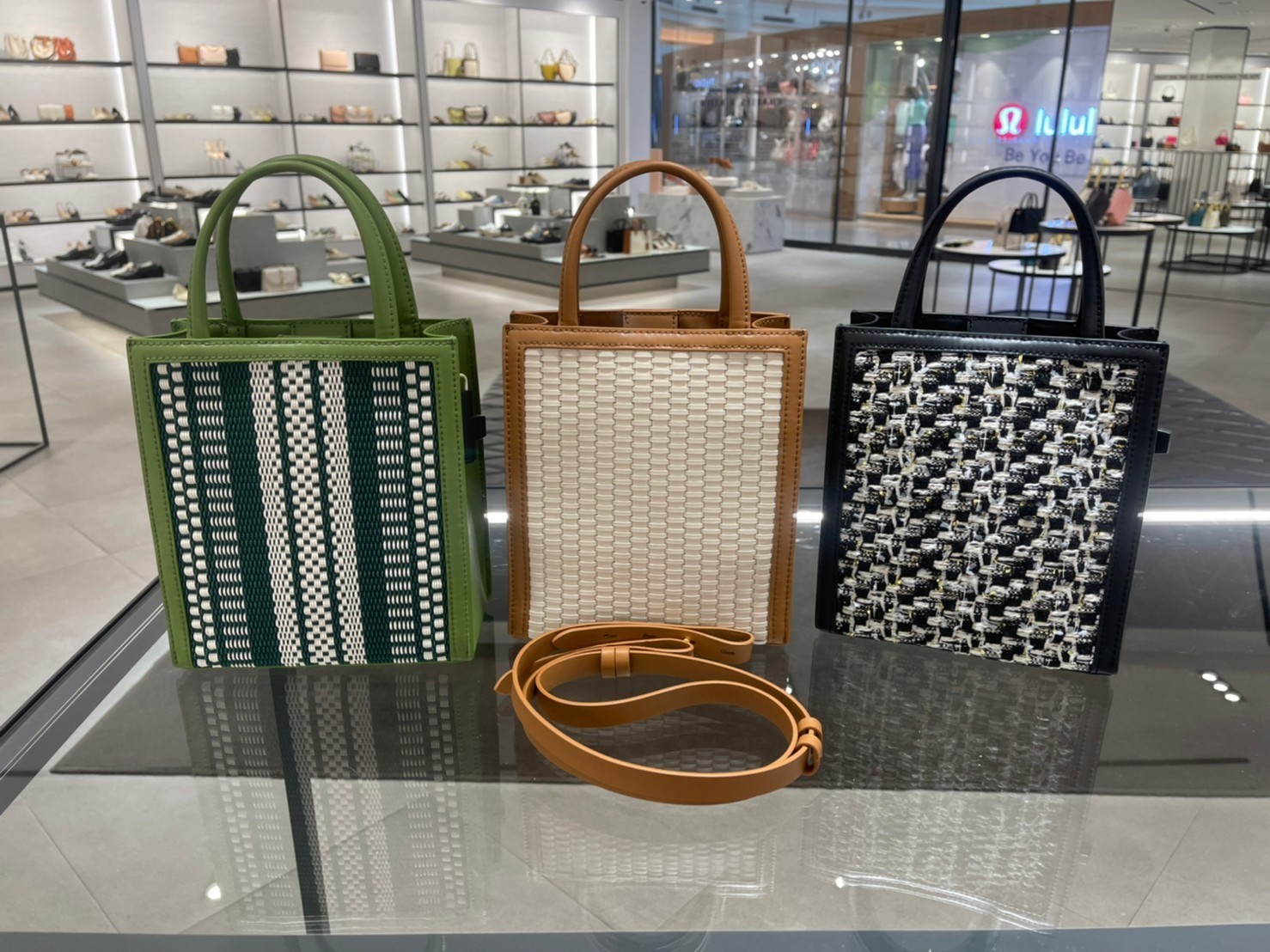 CHARLES & KEITH◇2way Wovenトートバッグ◇ 台湾発送/送料込