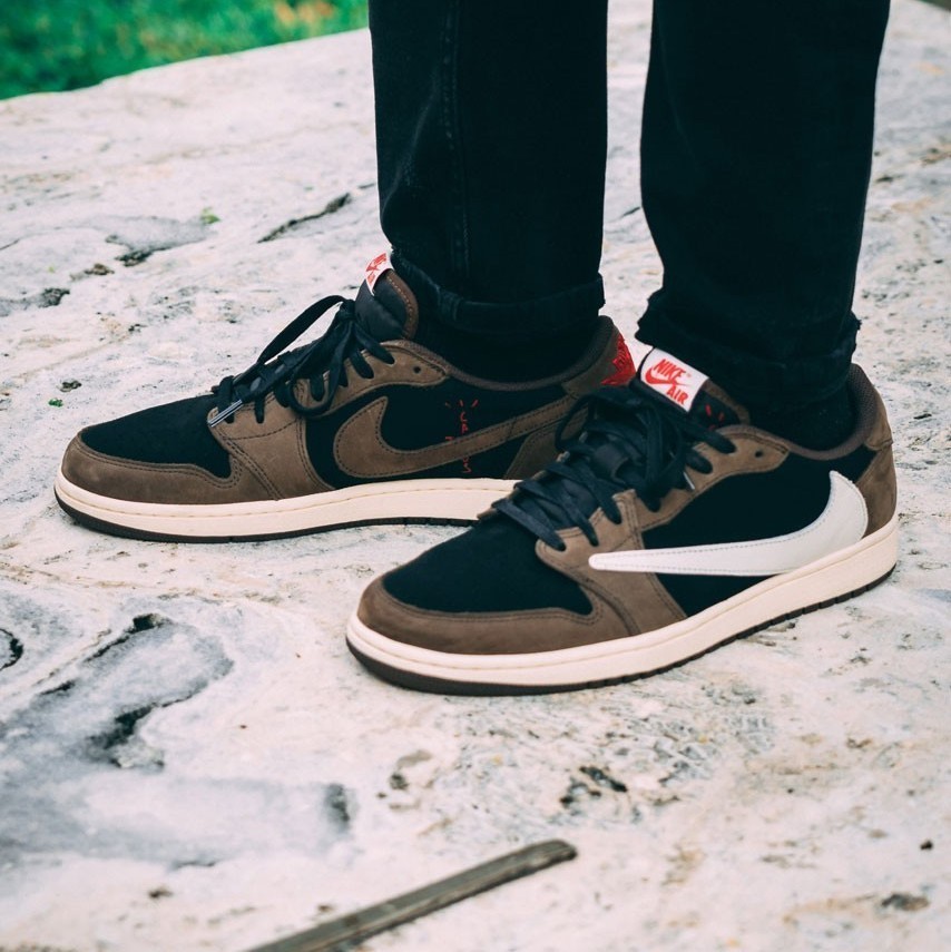 ★入手困難★NIKE×トラヴィススコットコラボ★ エアジョーダン1