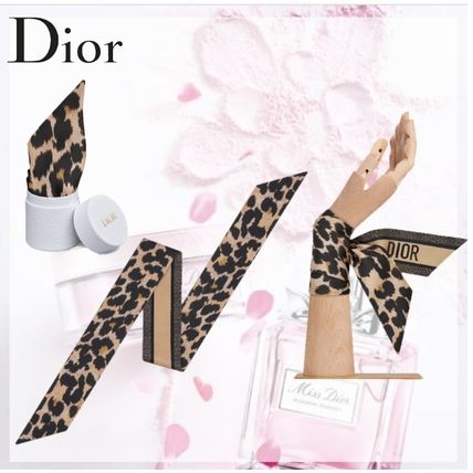 Dior x スカーフ(レディース) - 海外通販のBUYMA