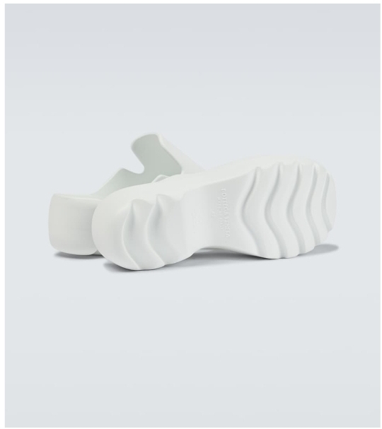 ☆BTS ジミン愛用☆ BOTTEGA VENETA ラバークロッグサンダル BTSジミン着用【国内発】BOTTEGA VENETA Puddle rubber sandals