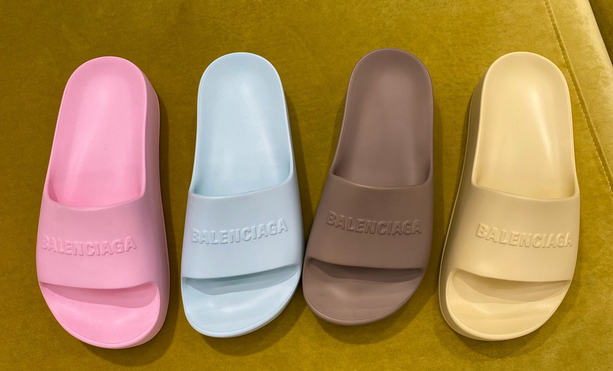 関税込☆BALENCIAGA☆ロゴ付厚底シャワーサンダル☆5cm