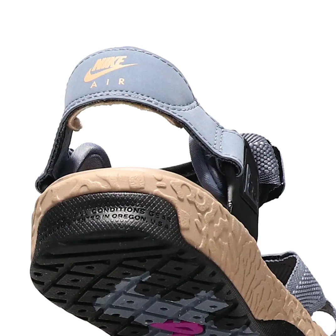 ★韓国の人気★【Nike】★NIKE ACG AIR DESCHUT.Z+★23-29cm★ ☆韓国の人気☆【Nike】☆NIKE ACG AIR DESCHUT.Z+☆23-29cm