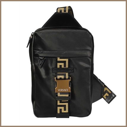 ボディーバッグ VERSACE x バッグ・カバン(メンズ)|新作を海外通販 ボディーバッグ VERSACE x バッグ・カバン(メンズ)|新作を海外通販