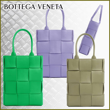 BOTTEGA VENETA CASSETTE x トートバッグ(メンズ)|新作を海外通販 BOTTEGA VENETA CASSETTE x トートバッグ(メンズ)|新作を海外通販