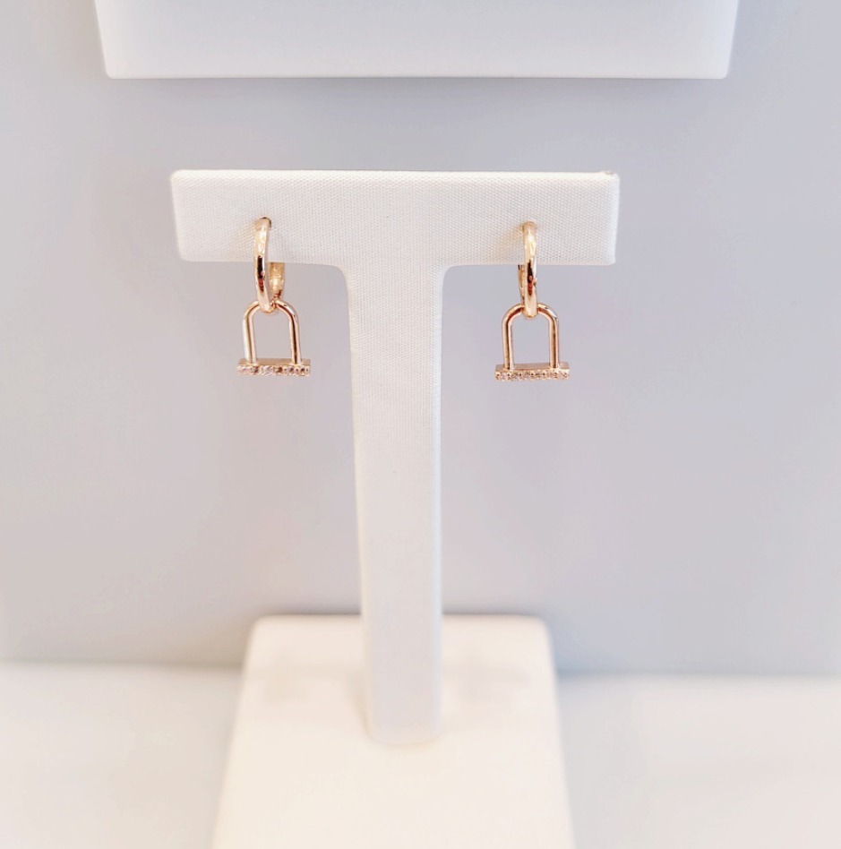 ☆韓国の人気☆【STONE HENgE】☆U Lock 14K F0393 ピア.ス☆ ☆韓国の人気☆【STONE HENgE】☆U Lock 14K F0393 ピア.ス☆ ピアス
