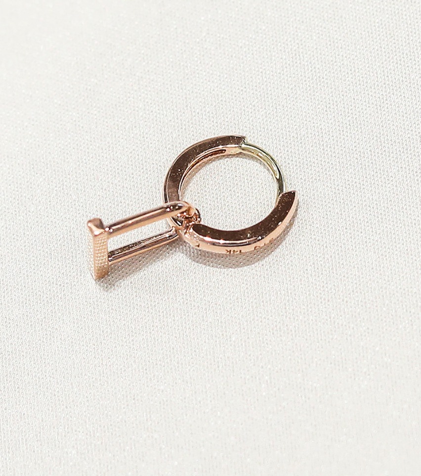 ☆韓国の人気☆【STONE HENgE】☆U Lock 14K F0393 ピア.ス☆ ピアス