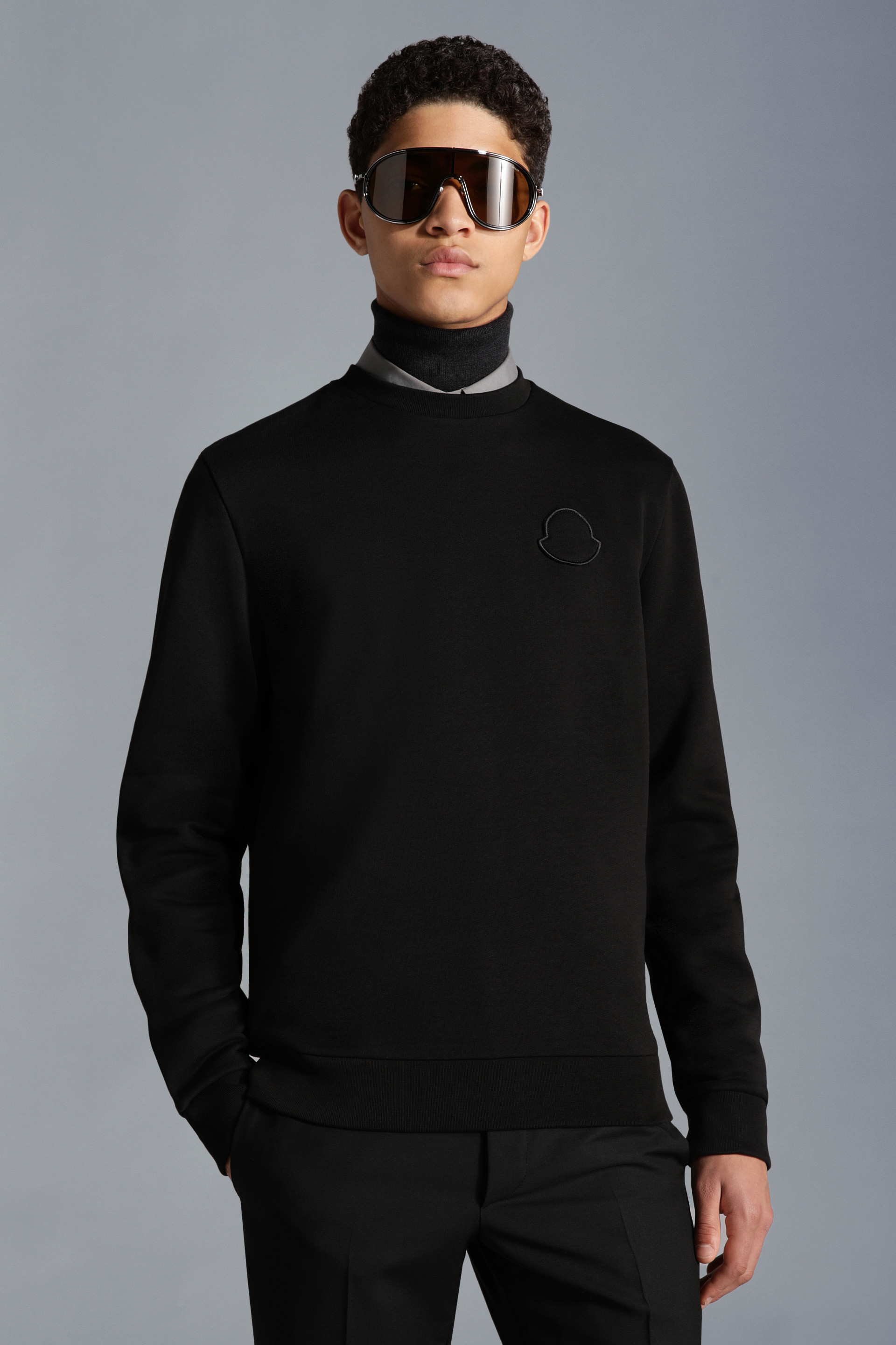 MONCLER2022/23秋冬新作 刺しゅうロゴ入りスウェットシャツ