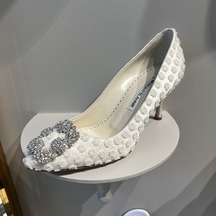 Manolo Blahnik(マノロブラニク) パンプス(レディース) - 海外通販のBUYMA