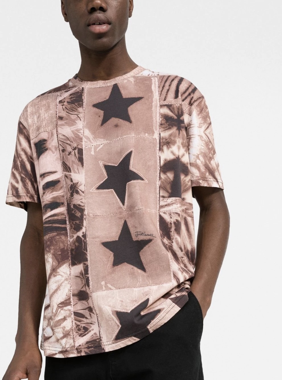 【ラッピング不可】 【Just Cavalli】COTTON T-SHIRT WITH ALL-OVER GRAPHIC PRINT Tシャツ・カットソー 【ラッピング不可】 【Just Cavalli】COTTON T-SHIRT WITH ALL-OVER GRAPHIC PRINT Tシャツ・カットソー