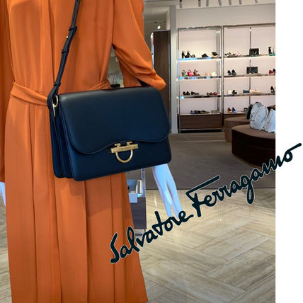 Salvatore Ferragamo   フェラガモ　ショルダーバッグ