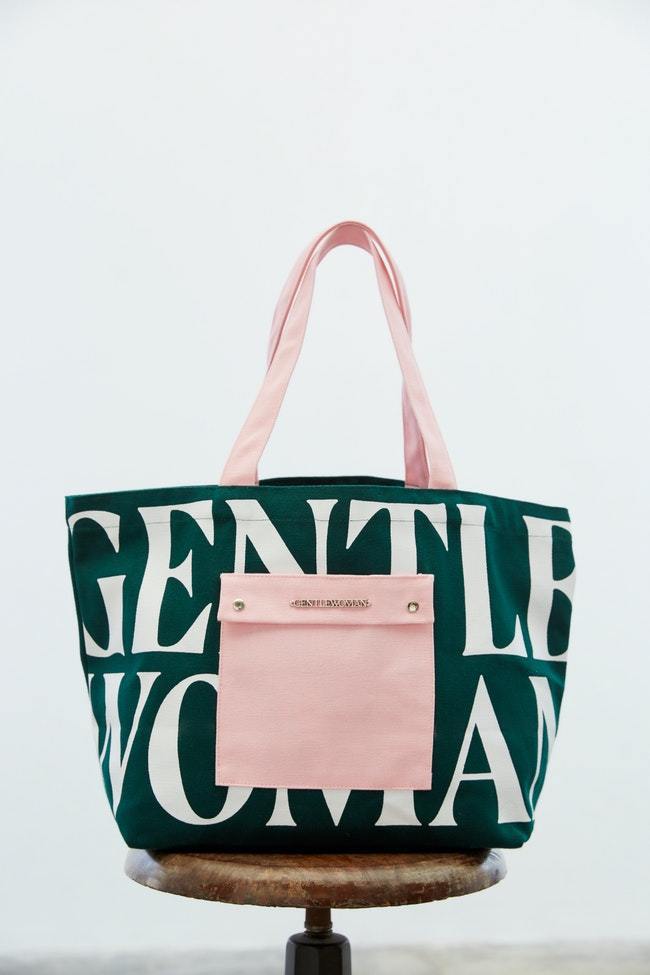 GENTLEWOMAN★GW PAINTED WALL TOTE トートバッグ 日本未入荷 GENTLEWOMAN☆GW PAINTED WALL TOTE トートバッグ 日本未入荷
