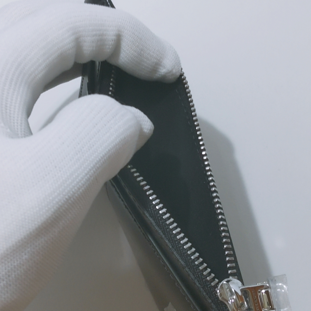 GIVENCHY 4G ジップ付き レザーボックス カードホルダー 小銭入 ...