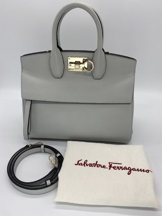 FERRAGAMO(フェラガモ) ハンドバッグ(レディース) - 海外通販のBUYMA