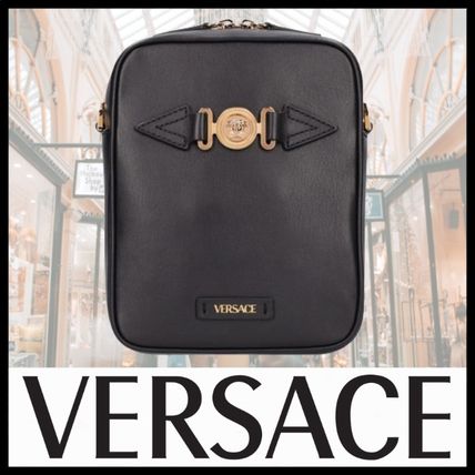 ボディーバッグ VERSACE x バッグ・カバン(メンズ)|新作を海外通販 ボディーバッグ VERSACE x バッグ・カバン(メンズ)|新作を海外通販