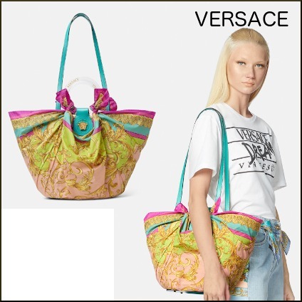 【送料無料/新品】
関税込 22春夏 VERSACE ラ メドゥーサ ラージ バスケットバッグ かごバッグ 【送料無料/新品】
関税込 22春夏 VERSACE ラ メドゥーサ ラージ バスケットバッグ かごバッグ